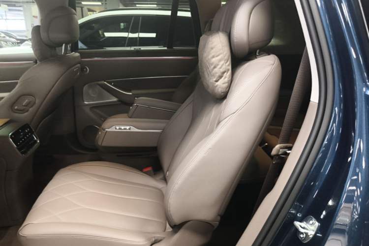 Used Hima AITO M8 2025 Model Range-Extended Max Version 53.4kWh Six-Seater (896-line LiDAR) Left Rear Seat