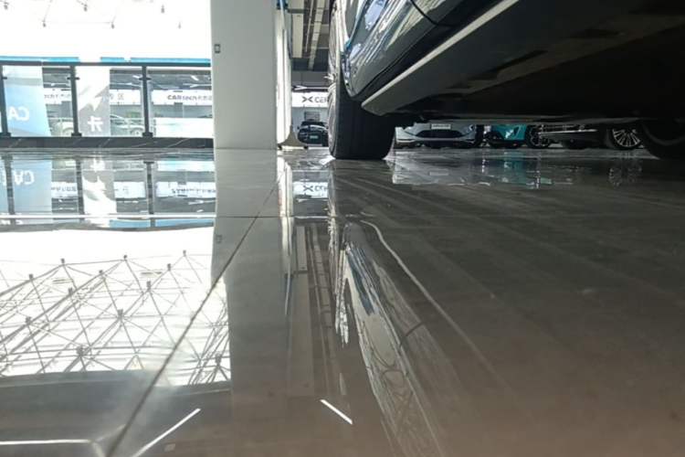 Used Hima AITO M8 2025 Extended-Range Ultra Version 53.4 kWh 6-Seater Edition Left Side Sill