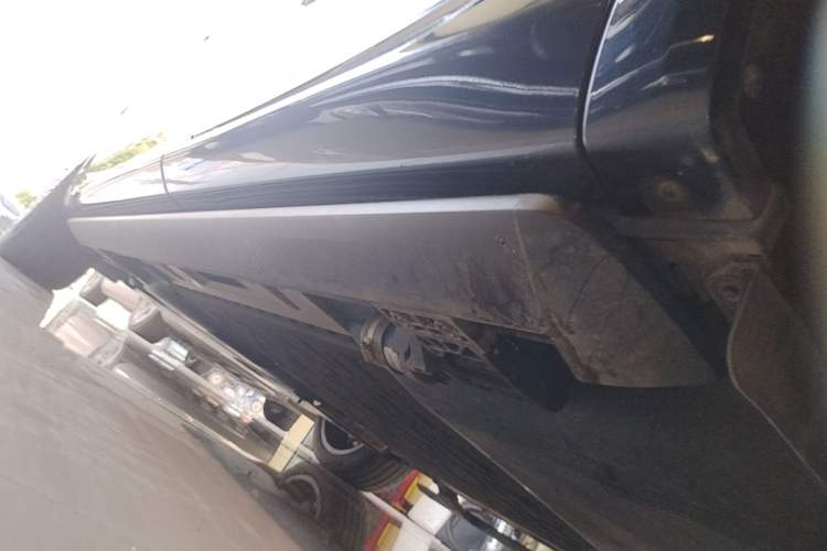 Used Hima AITO M8 2025 Extended-Range Max+ Version 53.4 kWh 6-Seater Edition Left Side Sill