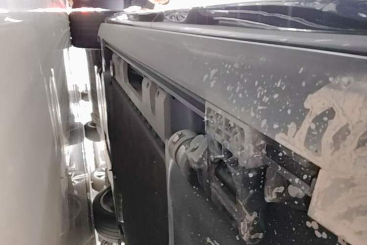 Used Hima AITO M8 2025 Extended-Range Ultra Version 53.4 kWh 5-Seater Edition Left Side Sill