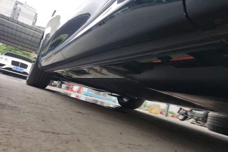 Used Hima AITO M8 2025 Extended-Range Ultra Version 53.4 kWh 6-Seater Edition Left Side Sill
