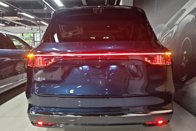 Used Hima AITO M8 2025 Extended-Range Ultra Version 53.4 kWh 6-Seater Edition Rear