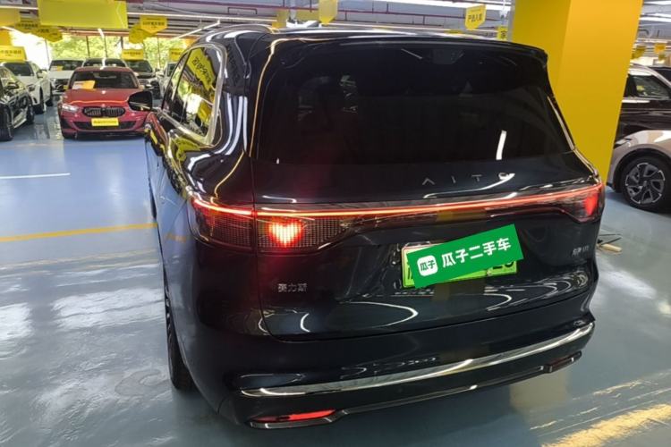 Used Hima AITO M8 2025 Extended-Range Ultra Version 53.4 kWh 5-Seater Edition Rear Left 45 Deg
