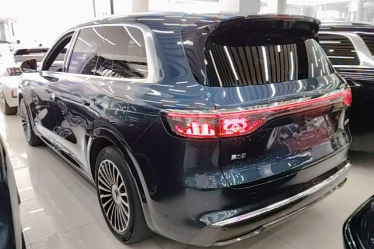 Used Hima AITO M8 2025 Extended-Range Ultra Version 53.4 kWh 5-Seater Edition Rear Left 45 Deg