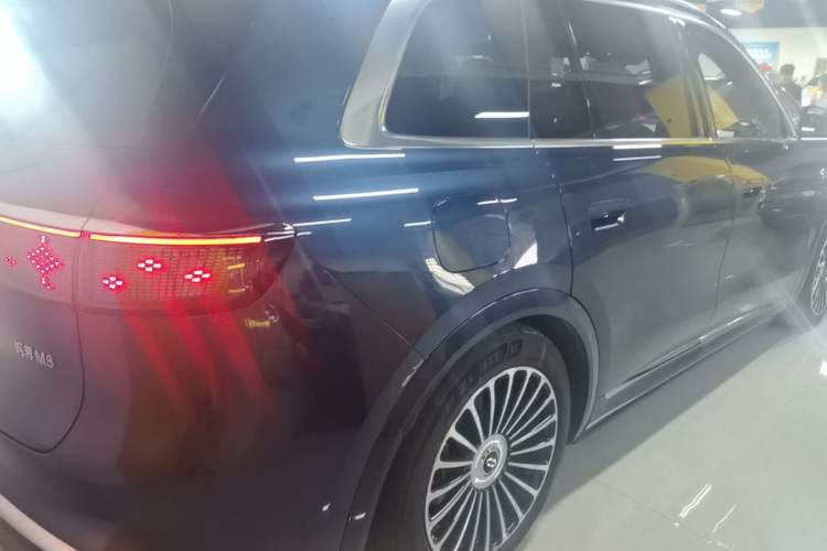 Used Hima AITO M8 2025 Extended-Range Ultra Version 53.4 kWh 5-Seater Edition Rear Right 45 Deg