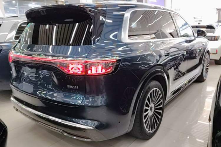 Used Hima AITO M8 2025 Extended-Range Ultra Version 53.4 kWh 5-Seater Edition Rear Right 45 Deg