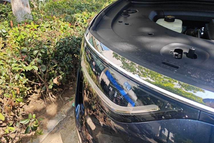 Used Hima AITO M8 2025 Extended-Range Max+ Version 53.4 kWh 6-Seater Edition Right Front Headlight