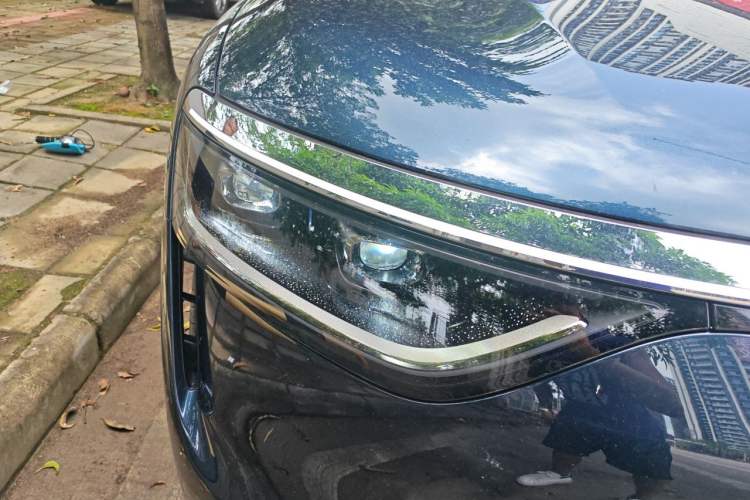 Used Hima AITO M8 2025 Extended-Range Max+ Version 53.4 kWh 5-Seater Edition Right Front Headlight