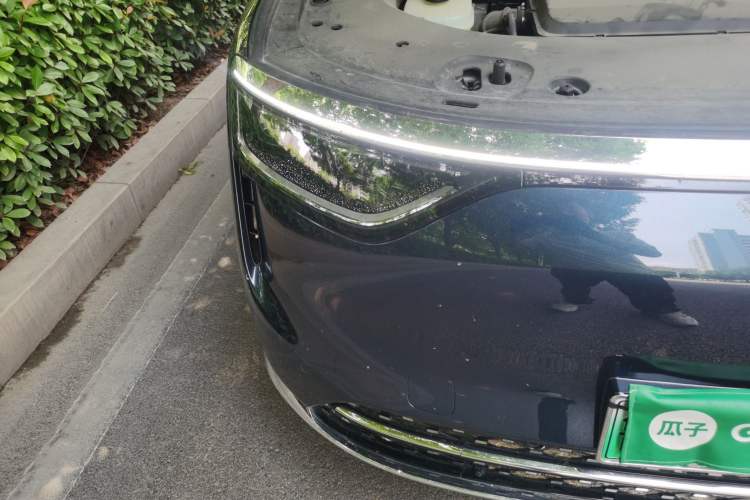 Used Hima AITO M8 2025 Extended-Range Max+ Version 53.4 kWh 6-Seater Edition Right Front Headlight