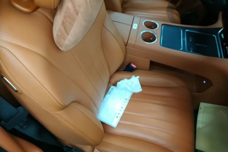 Used Hima AITO M8 2025 Extended-Range Ultra Version 53.4 kWh 6-Seater Edition Right Front Seat