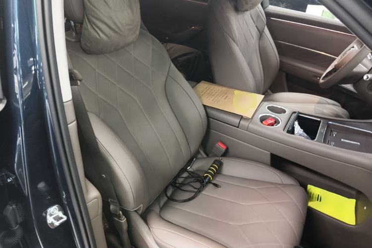 Used Hima AITO M8 2025 Model Range-Extended Max Version 53.4kWh Six-Seater (896-line LiDAR) Right Front Seat