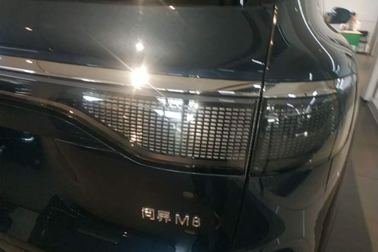 Used Hima AITO M8 2025 Extended-Range Max+ Version 53.4 kWh 5-Seater Edition Right Rear Taillight