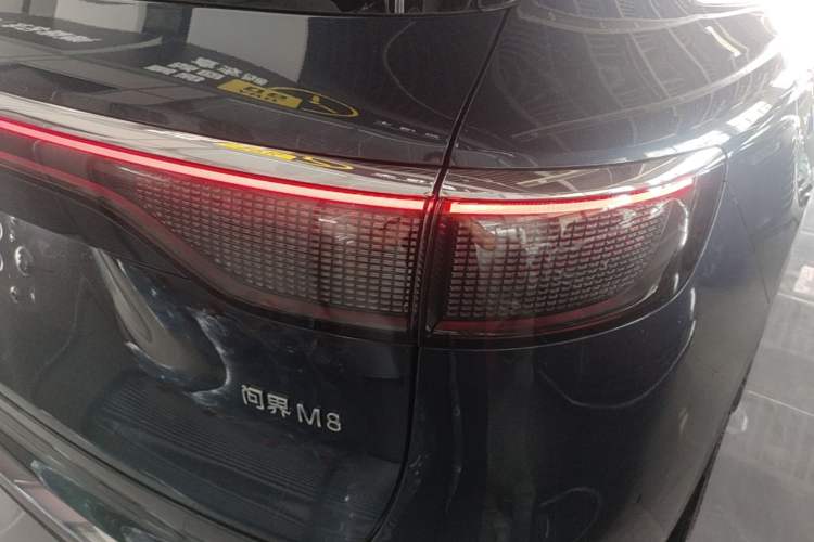 Used Hima AITO M8 2025 Extended-Range Ultra Version 53.4 kWh 5-Seater Edition Right Rear Taillight