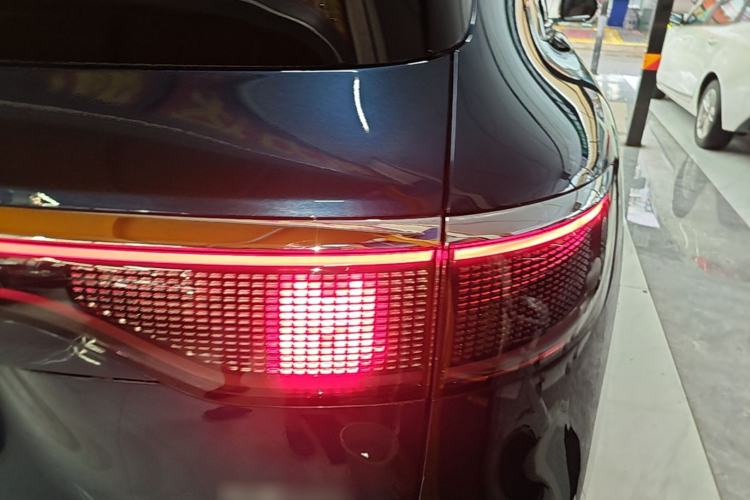 Used Hima AITO M8 2025 Extended-Range Ultra Version 53.4 kWh 5-Seater Edition Right Rear Taillight