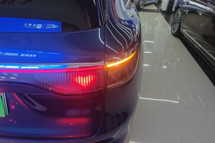 Used Hima AITO M8 2025 Extended-Range Ultra Version 53.4 kWh 5-Seater Edition Right Rear Taillight