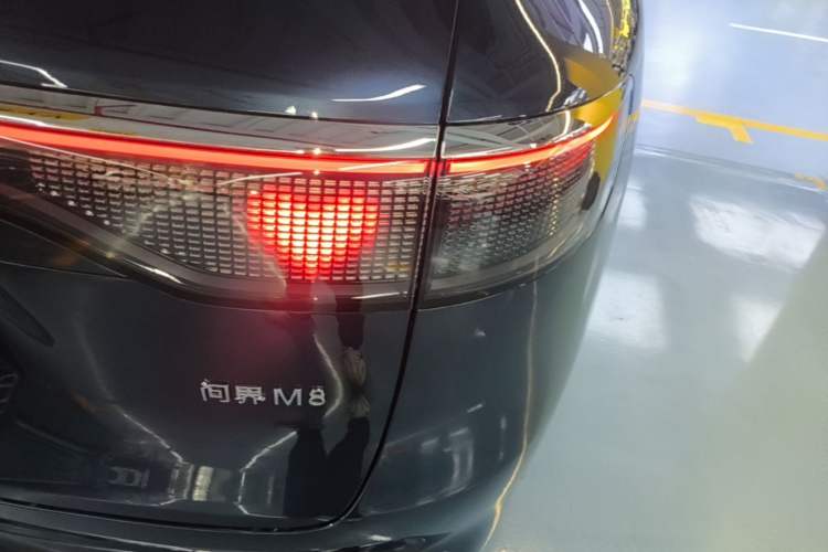Used Hima AITO M8 2025 Extended-Range Ultra Version 53.4 kWh 5-Seater Edition Right Rear Taillight