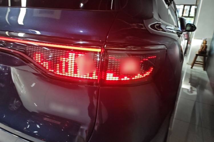 Used Hima AITO M8 2025 Extended-Range Ultra Version 53.4 kWh 6-Seater Edition Right Rear Taillight
