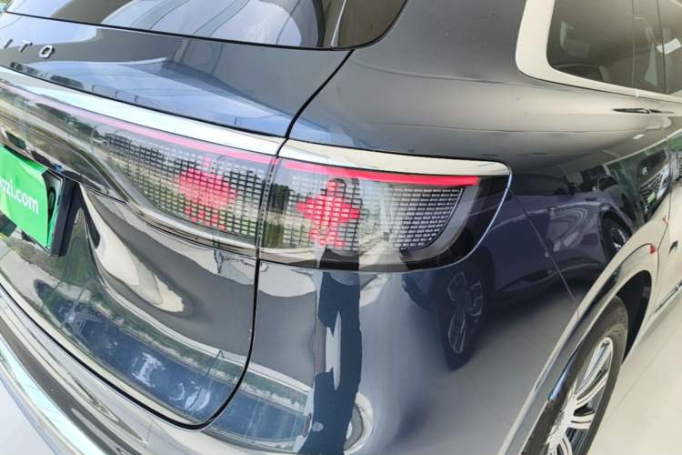 Used Hima AITO M8 2025 Model Pure Electric Max+ Six-Seat Four-Wheel-Drive Version Right Rear Taillight