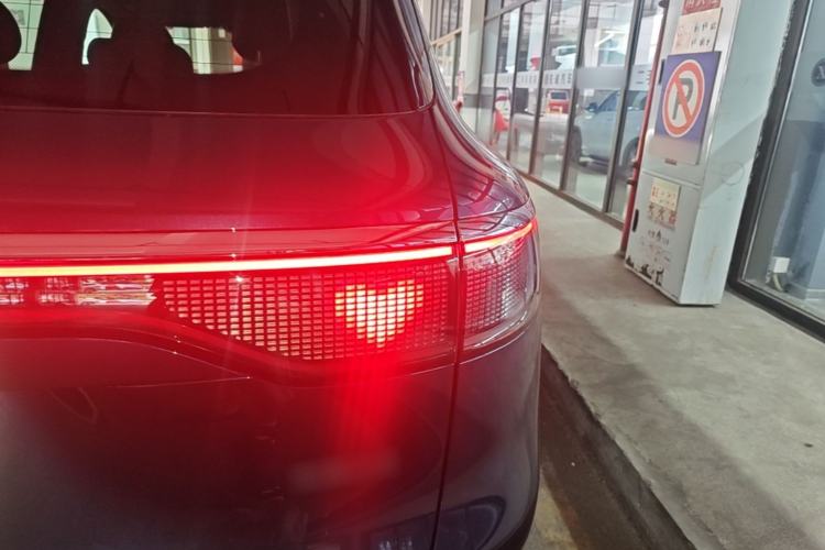 Used Hima AITO M8 2025 Extended-Range Ultra Version 53.4 kWh 5-Seater Edition Right Rear Taillight