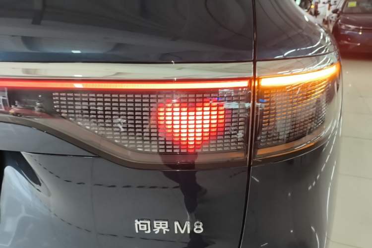 Used Hima AITO M8 2025 Extended-Range Ultra Version 53.4 kWh 5-Seater Edition Right Rear Taillight