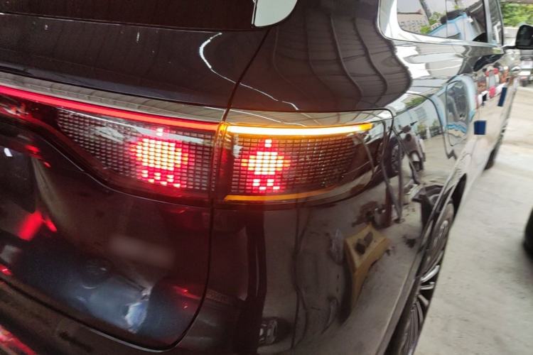 Used Hima AITO M8 2025 Extended-Range Ultra Version 53.4 kWh 6-Seater Edition Right Rear Taillight