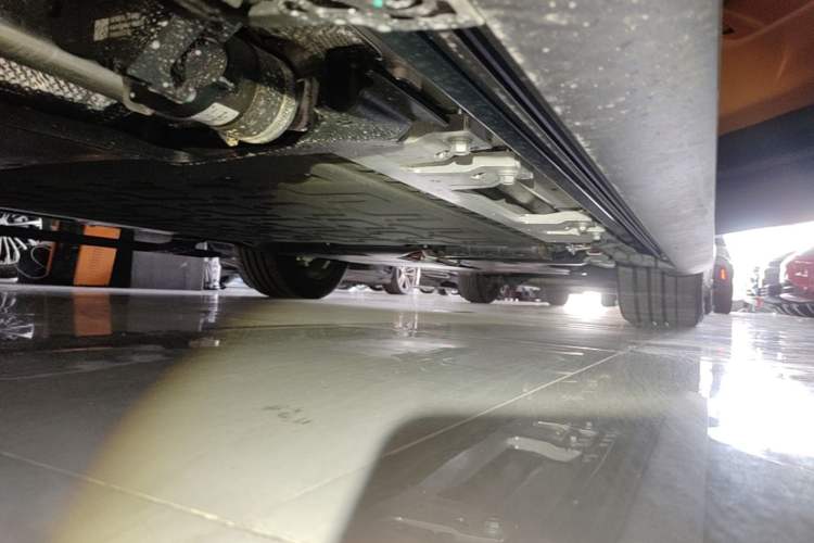 Used Hima AITO M8 2025 Extended-Range Ultra Version 53.4 kWh 5-Seater Edition Right Side Sill