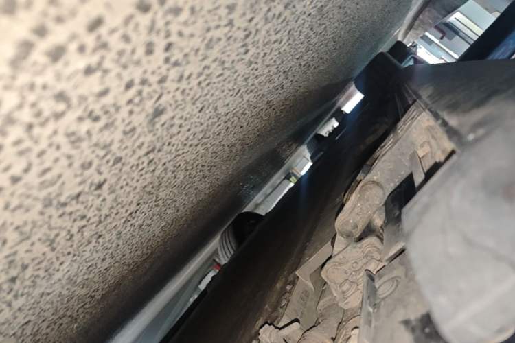 Used Hima AITO M8 2025 Extended-Range Ultra Version 53.4 kWh 5-Seater Edition Right Side Sill