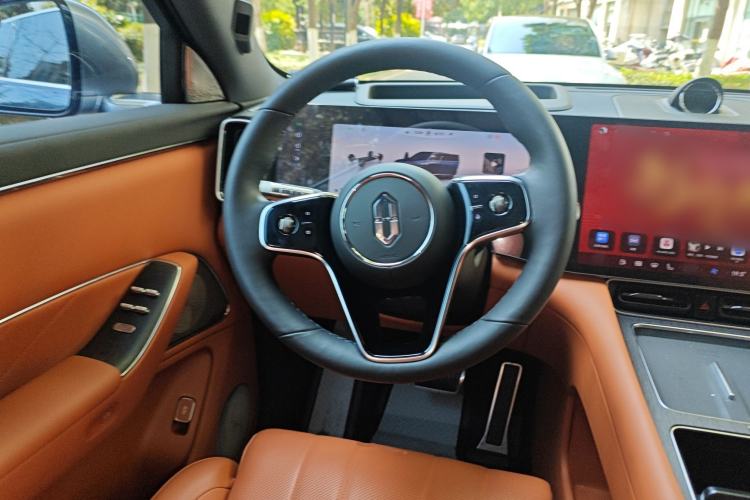 Used Hima AITO M8 2025 Extended-Range Max+ Version 53.4 kWh 6-Seater Edition Steering Wheel