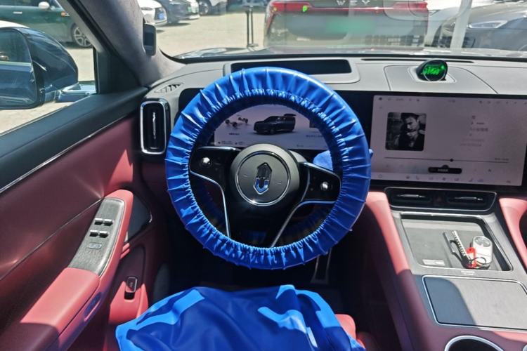 Used Hima AITO M8 2025 Extended-Range Ultra Version 53.4 kWh 5-Seater Edition Steering Wheel
