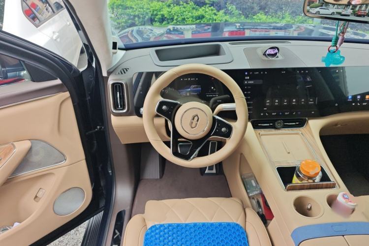 Used Hima AITO M8 2025 Extended-Range Max+ Version 53.4 kWh 6-Seater Edition Steering Wheel