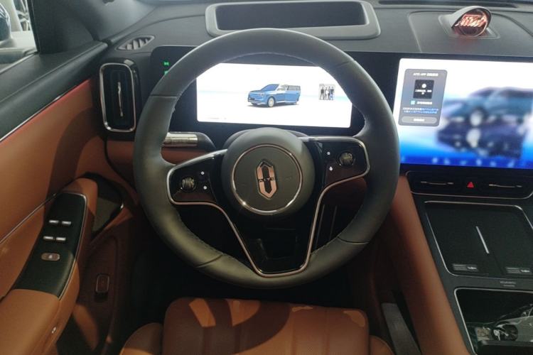 Used Hima AITO M8 2025 Extended-Range Ultra Version 53.4 kWh 5-Seater Edition Steering Wheel