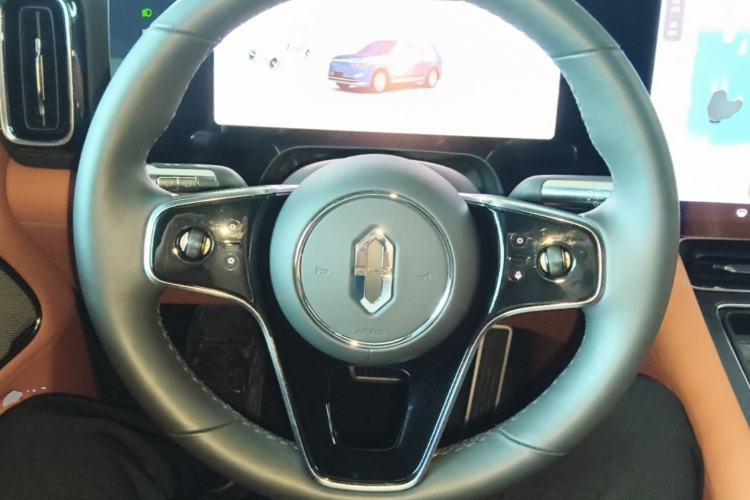 Used Hima AITO M8 2025 Extended-Range Max Version 37 kWh 5-Seater Steering Wheel