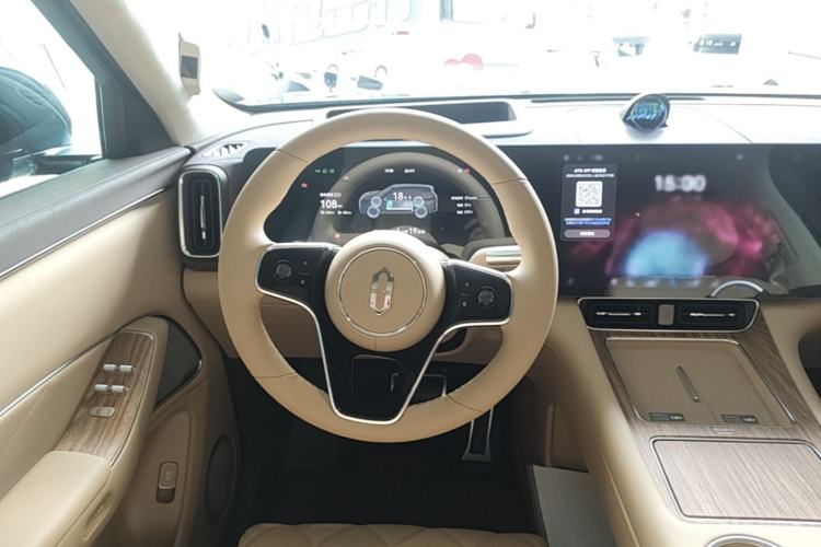 Used Hima AITO M8 2025 Extended-Range Max+ Version 53.4 kWh 5-Seater Edition Steering Wheel