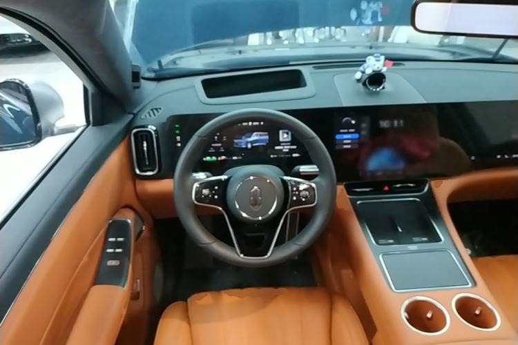 Used Hima AITO M8 2025 Extended-Range Ultra Version 53.4 kWh 6-Seater Edition Steering Wheel