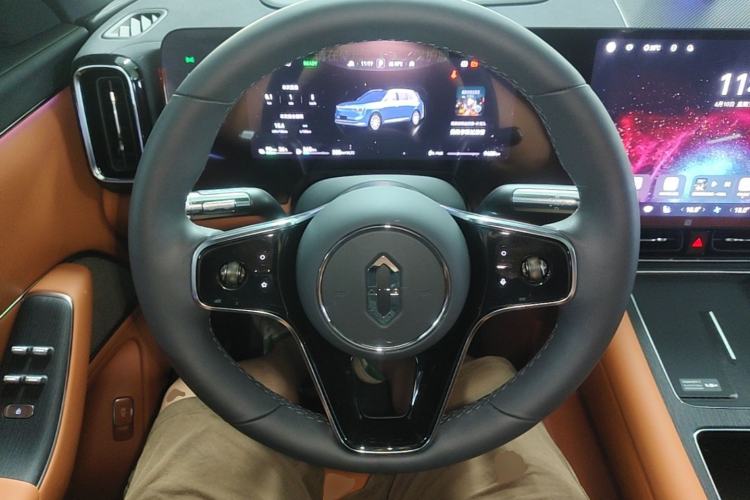 Used Hima AITO M8 2025 Extended-Range Max+ Version 53.4 kWh 5-Seater Edition Steering Wheel