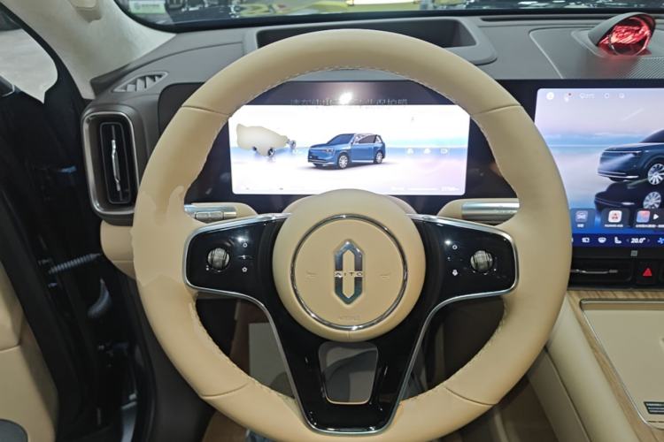 Used Hima AITO M8 2025 Extended-Range Ultra Version 53.4 kWh 6-Seater Edition Steering Wheel