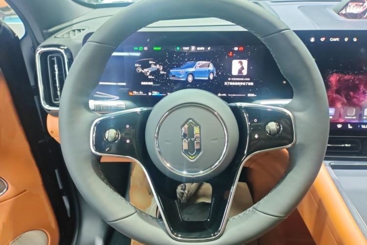 Used Hima AITO M8 2025 Extended-Range Max+ Version 53.4 kWh 6-Seater Edition Steering Wheel