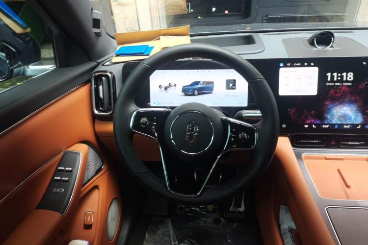 Used Hima AITO M8 2025 Extended-Range Ultra Version 53.4 kWh 6-Seater Edition Steering Wheel