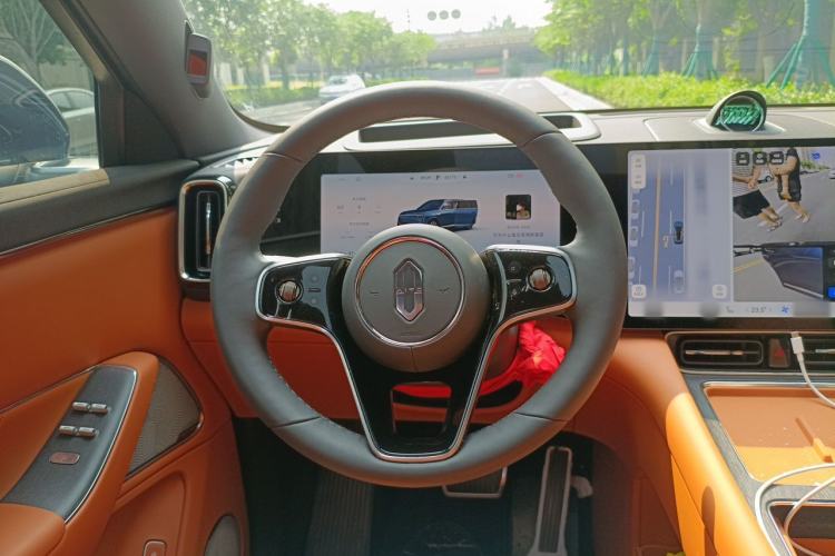 Used Hima AITO M8 2025 Extended-Range Max+ Version 53.4 kWh 6-Seater Edition Steering Wheel
