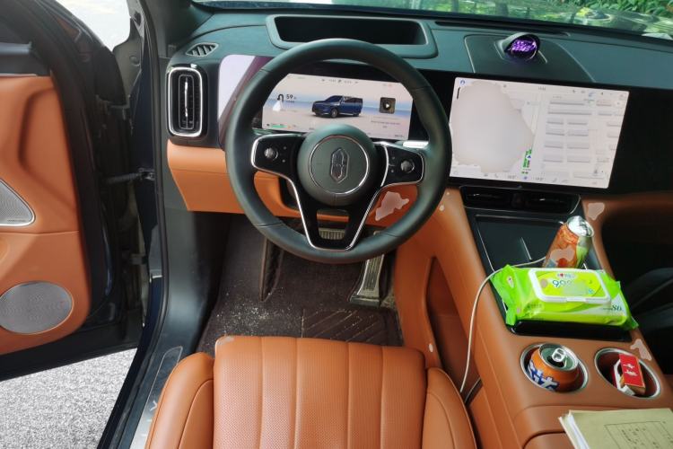 Used Hima AITO M8 2025 Extended-Range Max+ Version 53.4 kWh 6-Seater Edition Steering Wheel