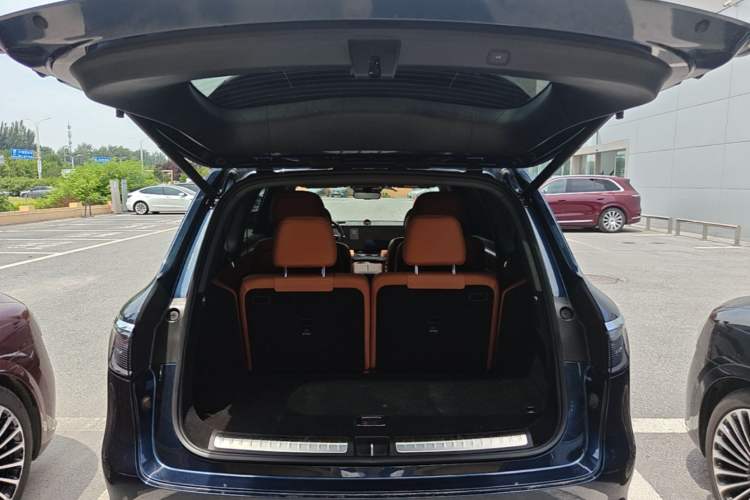 Used Hima AITO M8 2025 Extended-Range Max+ Version 53.4 kWh 6-Seater Edition Trunk