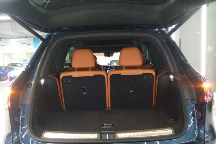 Used Hima AITO M8 2025 Model Pure Electric Max+ Six-Seat Four-Wheel-Drive Version Trunk