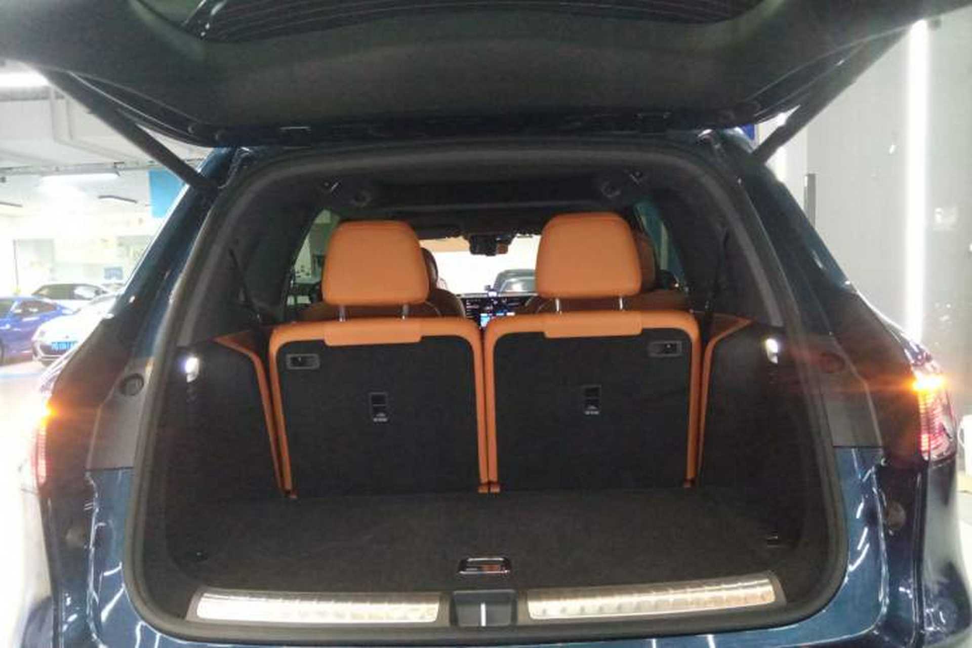 Used Hima AITO M8 2025 Model Pure Electric Max+ Six-Seat Four-Wheel-Drive Version Trunk