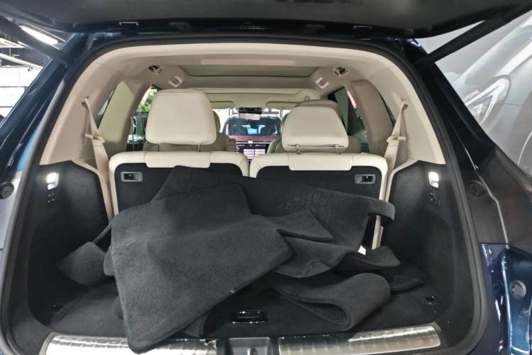 Used Hima AITO M8 2025 Extended-Range Ultra Version 53.4 kWh 6-Seater Edition Trunk