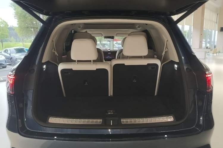 Used Hima AITO M8 2025 Extended-Range Max+ Version 53.4 kWh 6-Seater Edition Trunk