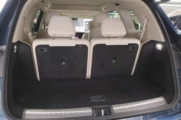 Used Hima AITO M8 2025 Extended-Range Max+ Version 53.4 kWh 6-Seater Edition Trunk