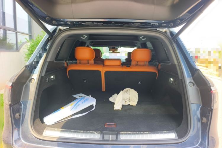 Used Hima AITO M8 2025 Extended-Range Max Version 37 kWh 5-Seater Trunk