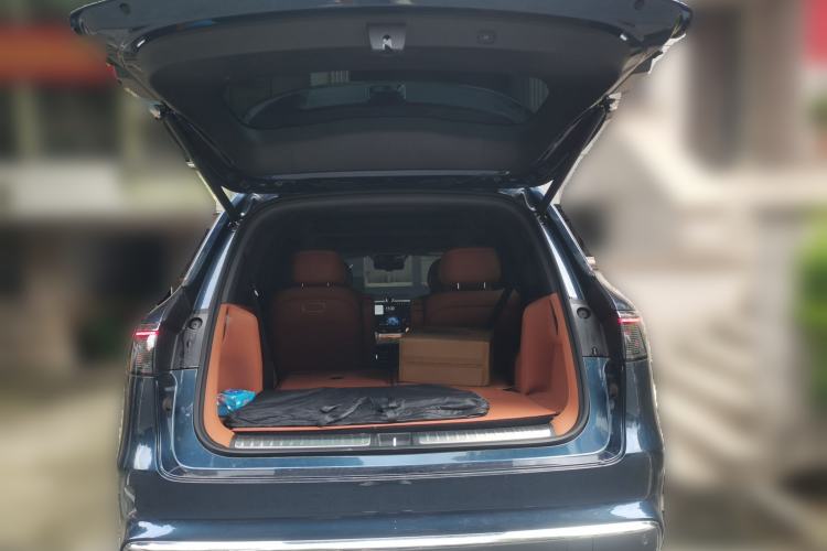 Used Hima AITO M8 2025 Extended-Range Ultra Version 53.4 kWh 6-Seater Edition Trunk