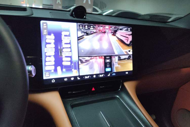 Used Hima AITO M8 2025 Extended-Range Max+ Version 53.4 kWh 6-Seater Edition Audio And AC Panel