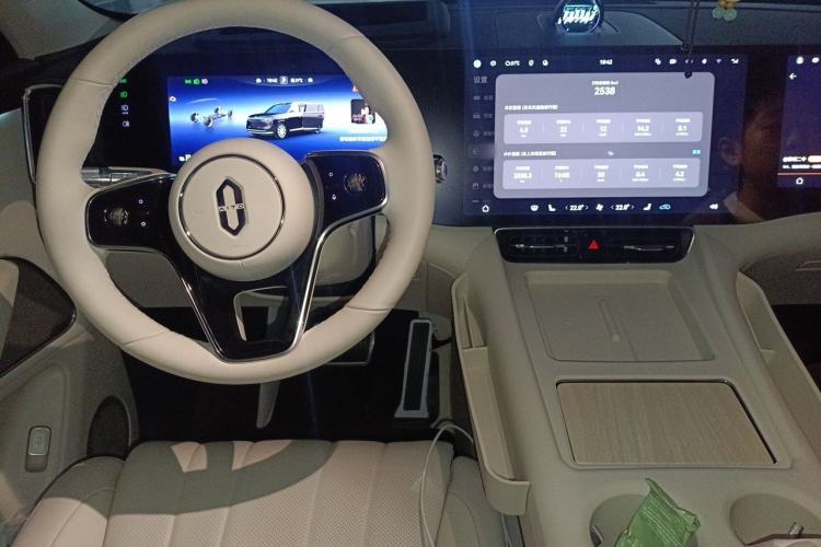 Used Hima AITO M8 2025 Extended-Range Max+ Version 53.4 kWh 5-Seater Edition Center Console